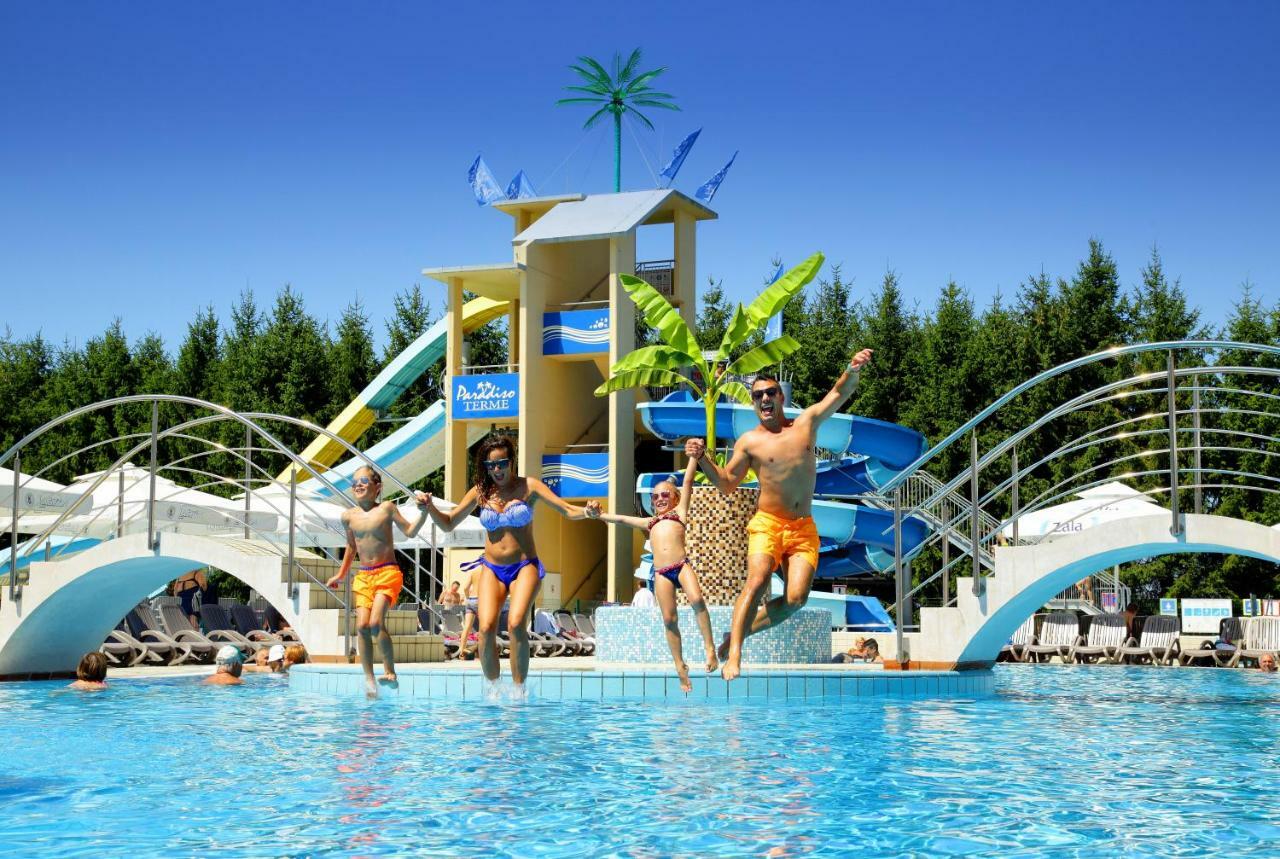 Honey Paradise Glamping Resort Dobova Esterno foto